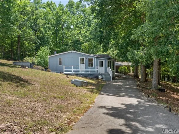 960 Poplar Creek Rd, Bracey, VA 23919