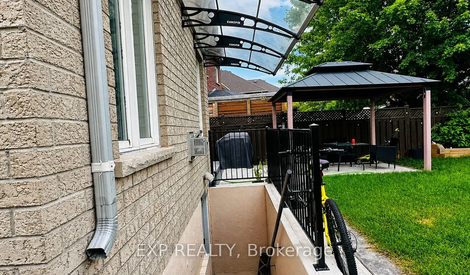 2 bed, $1,749 — Photo 4