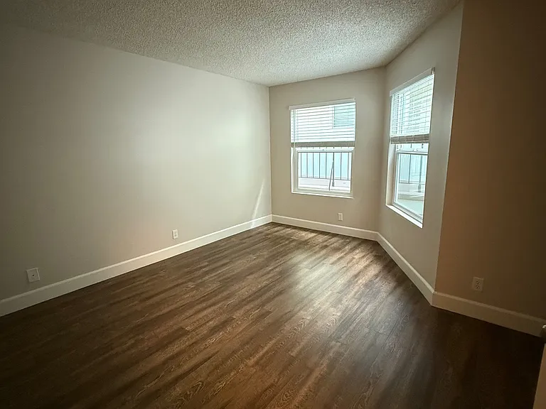 149 N Mountain Trl #E — Photo 9