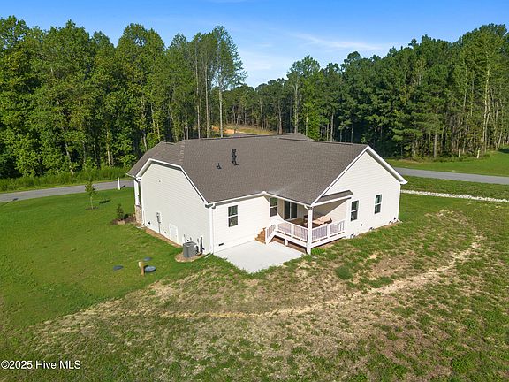 2nd image of 19 Covey Rise Way