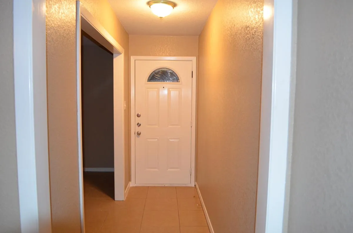 3 bed, 1540 sqft, $1,900 — Photo 2