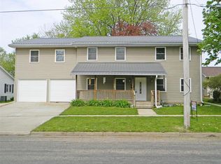 412 S Maple St, Monticello, IA 52310