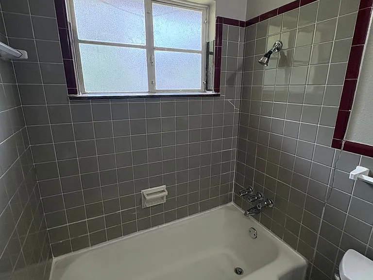 1307 Corona Dr — Photo 17