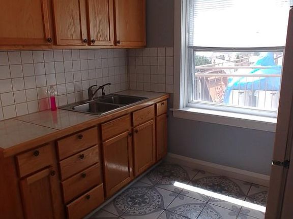 5th image of 4219 W Dickens Ave #2