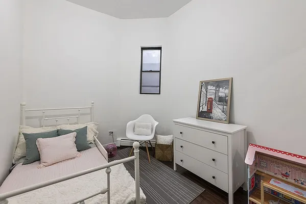 Sold by Compass | media 17