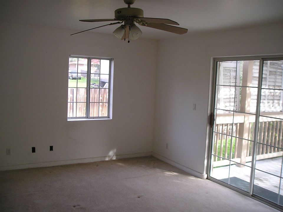 2nd image of 3030 Helix St
