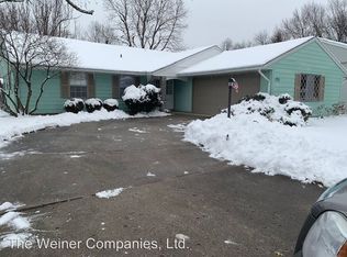 2710 Sangamon Dr, Champaign, IL 61821
