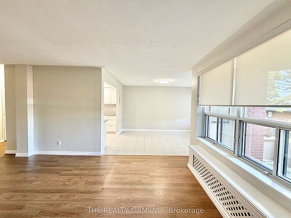 4th image of 10 Beechwood Pl #409