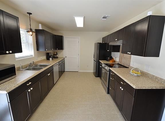5th image of 136 Kings Creek Dr