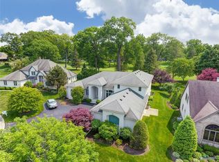 8961 Rolling Hill Rd, Holland, OH 43528