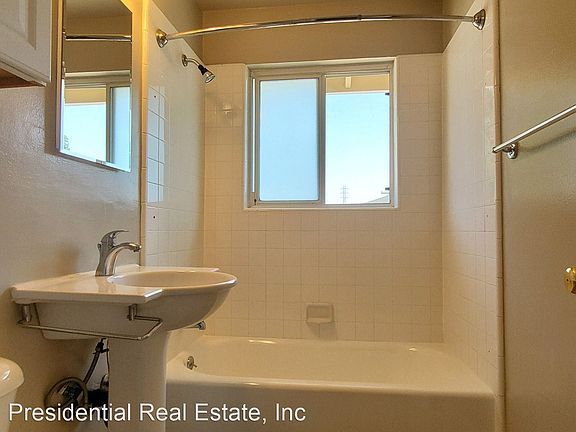 4th image of 1285 Parkington Ave