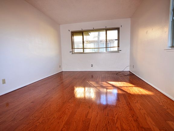 5th image of 5164 Greenberry Dr