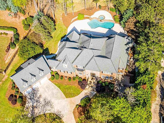 4th image of 303 White Springs Ln