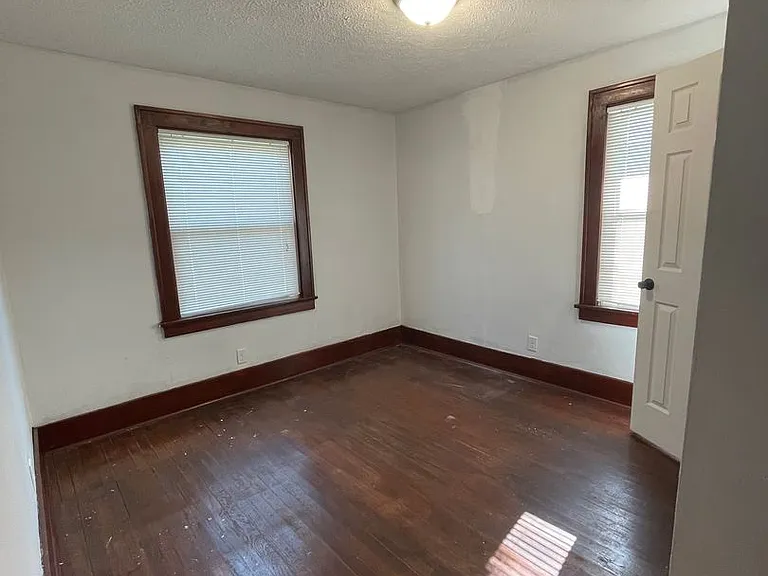 2805 Kossuth St — Photo 12
