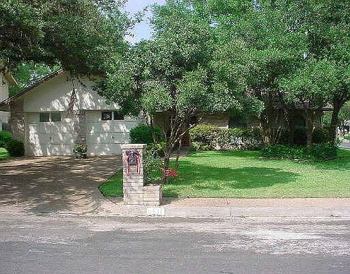 2nd image of 2611 WILLOW CREST