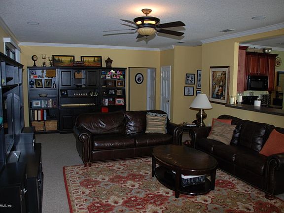 5th image of 738 Chestwood Chase Dr