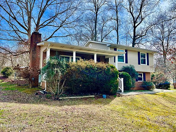 2nd image of 1500 W Woodshire Dr