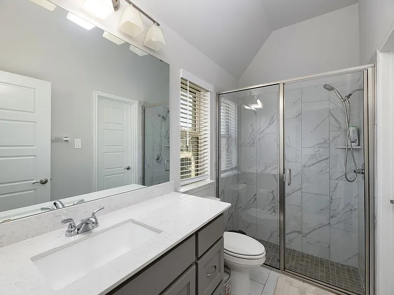 2421 Stella Ln — Photo 10