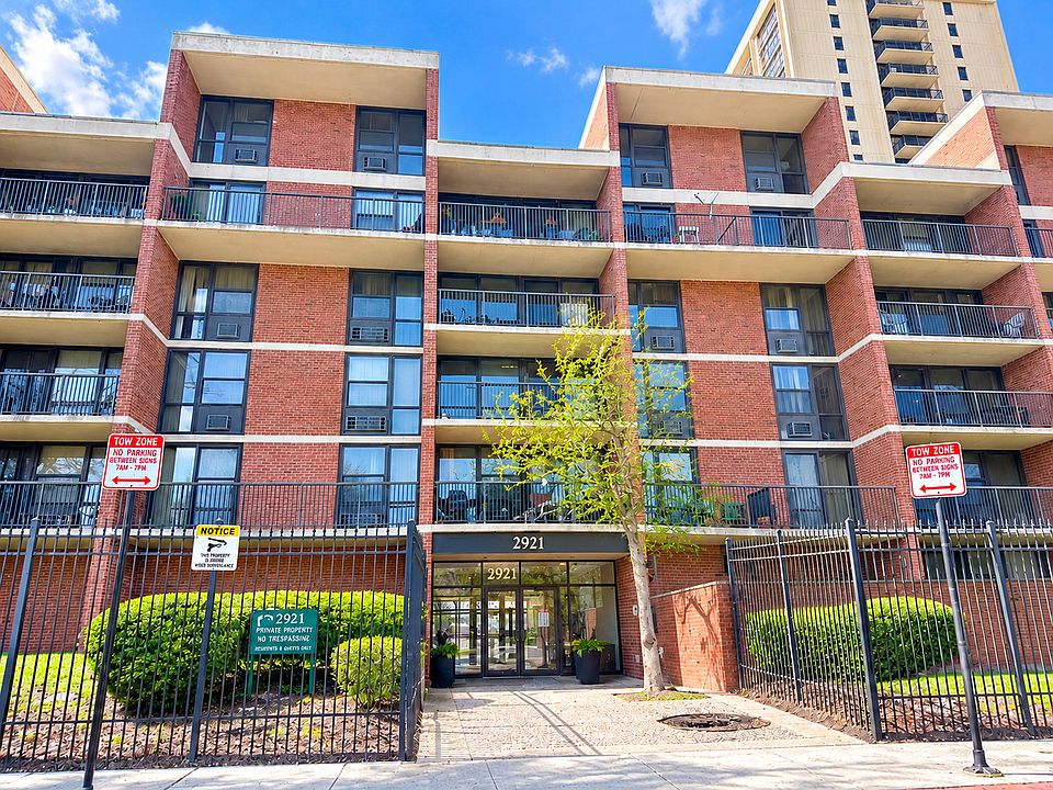 1st image of 2921 S Michigan Ave APT 517
