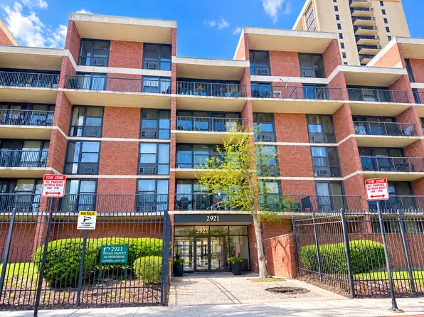 2921 S Michigan Ave APT 517, Chicago, IL 60616