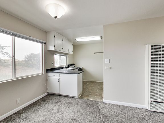 3rd image of 1301 La Playa St APT 02