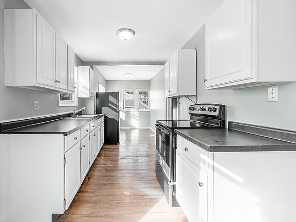 5th image of 1435 Roosevelt Ave