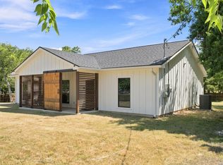 1111 Avenue K, Hondo, TX 78861