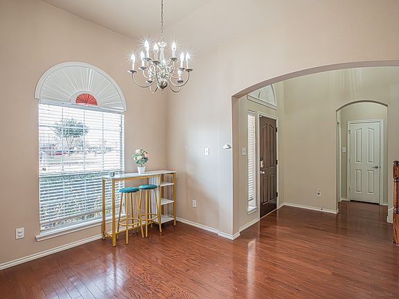 3rd image of 1664 Park Grove Dr