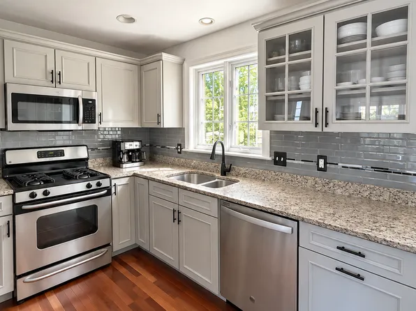 67 Gary L Maietta Pkwy Unit 6, South Portland, ME 04106