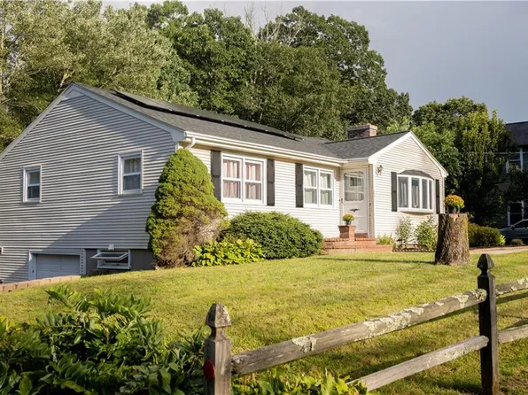 241 Curran Rd, Cumberland, RI 02864