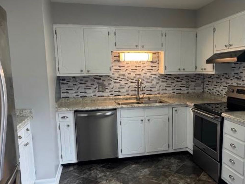 1st image of 824 Packing House Rd #8