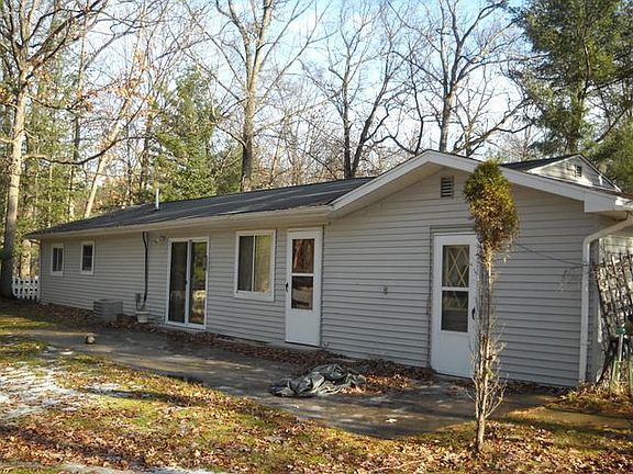5th image of 4690 Lorraine St