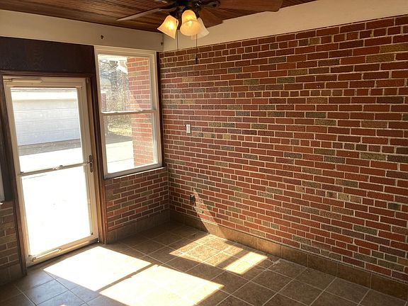 5th image of 5617 Jamieson Ave