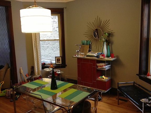 3rd image of 2027 W Cullom Ave #1