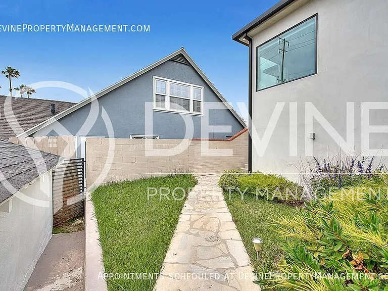 3026 Greenfield Ave — Photo 10