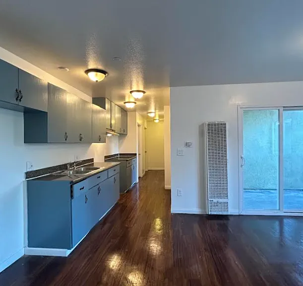 238 E Vernon Ave #201 — Photo 1