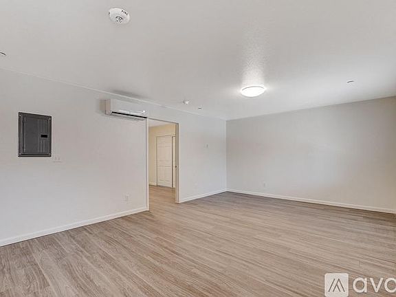 3rd image of 405 S 10th St #3