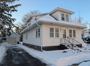 321 Eureka St, Genoa, IL 60135