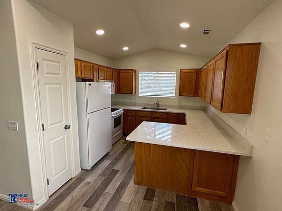 5th image of 441 Sunland Dr APT 13