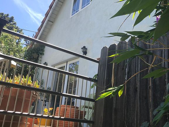 2nd image of 2384 Yosemite Dr Unit B