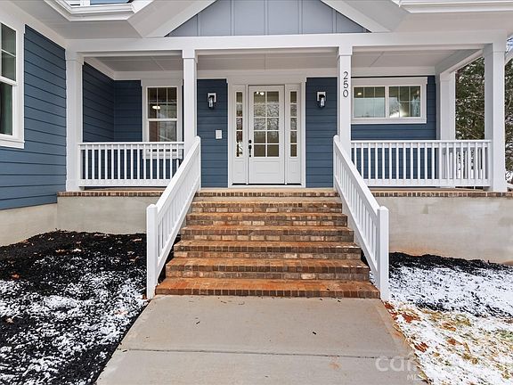 4th image of 250 Crystal Cir