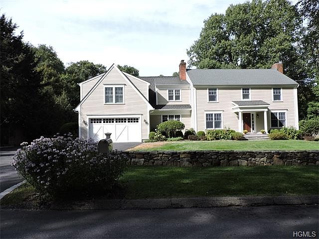 1st image of 12 Cartway Ln E