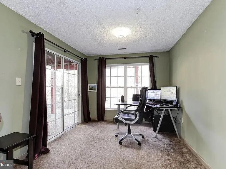208 Goldsborough Dr — Photo 24