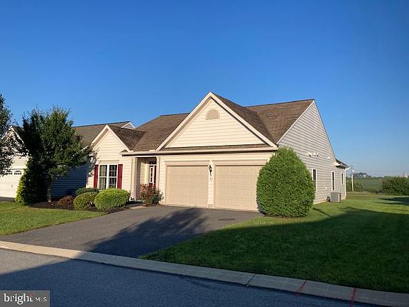 3rd image of 62 Springhouse Ln