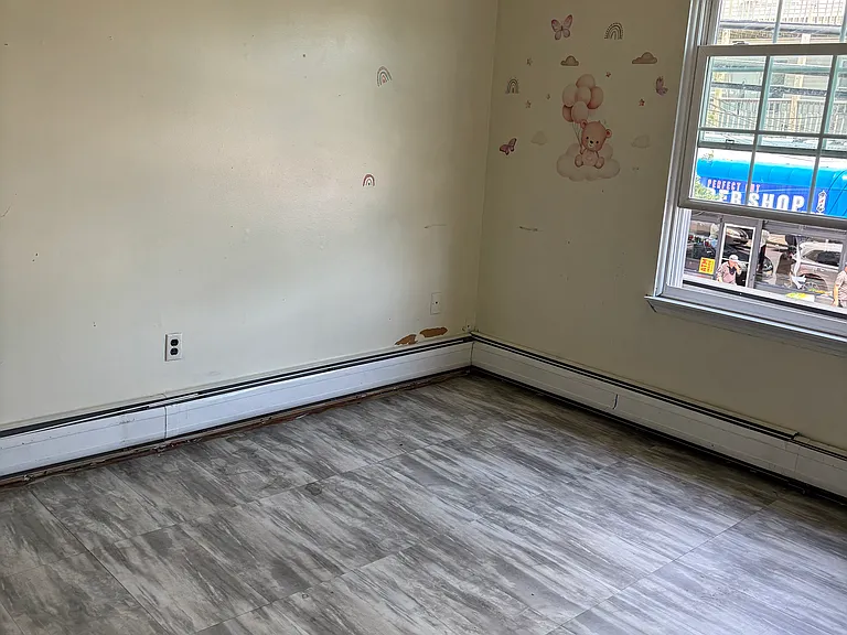 800 2nd Ave #2 — Photo 6