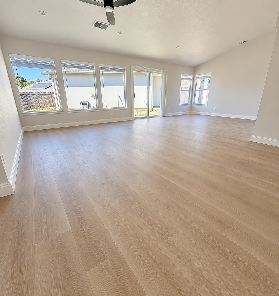 4 bed, 1639 sqft, $3,695 — Photo 3