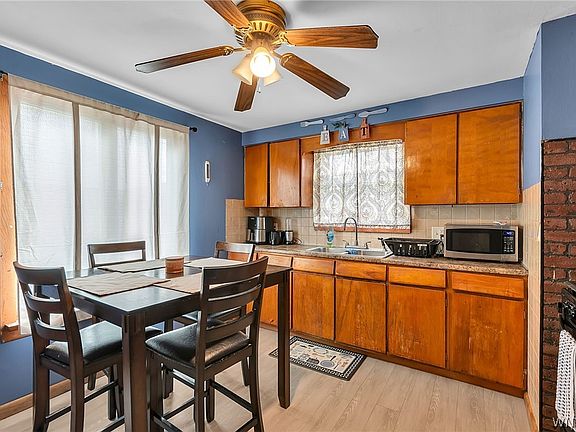 4th image of 320 Fonda Dr