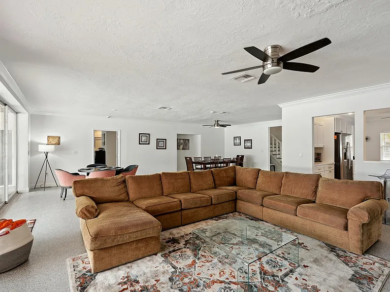 55 N Washington Dr — Photo 7