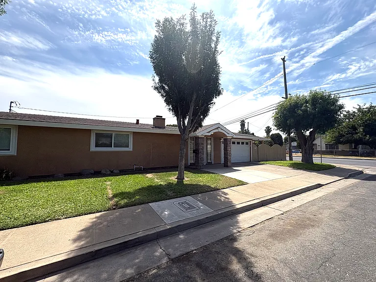 1610 Shirley St — Photo 1