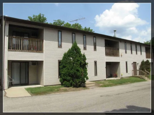 2120 Rockford Rd SW, Cedar Rapids, IA 52404